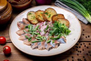 Сельдь с запеченным картофелем