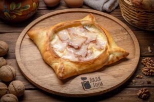 Хачапури по-Аджарски с беконом