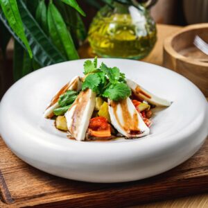 Салат с печёными овощами и моцареллой